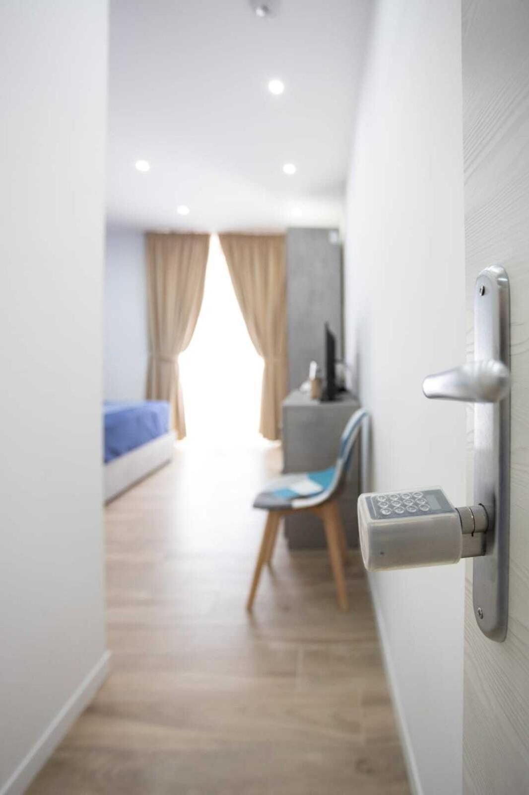 نابولي Giuly Suites & Rooms المظهر الخارجي الصورة