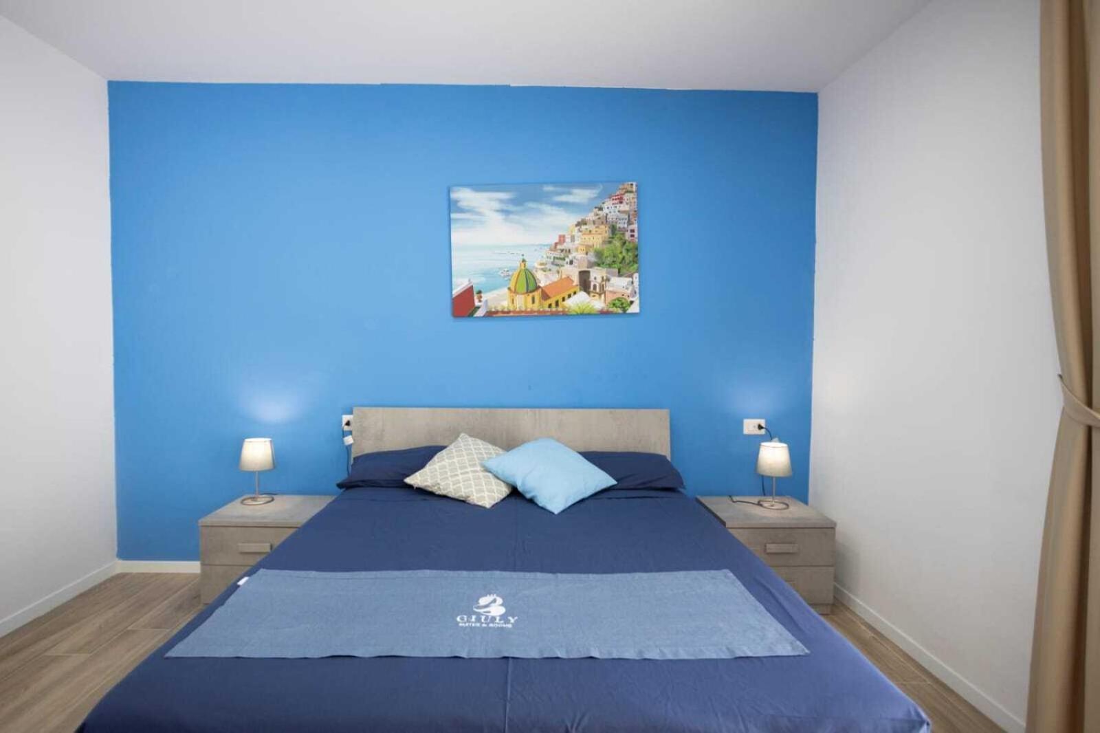 نابولي Giuly Suites & Rooms المظهر الخارجي الصورة