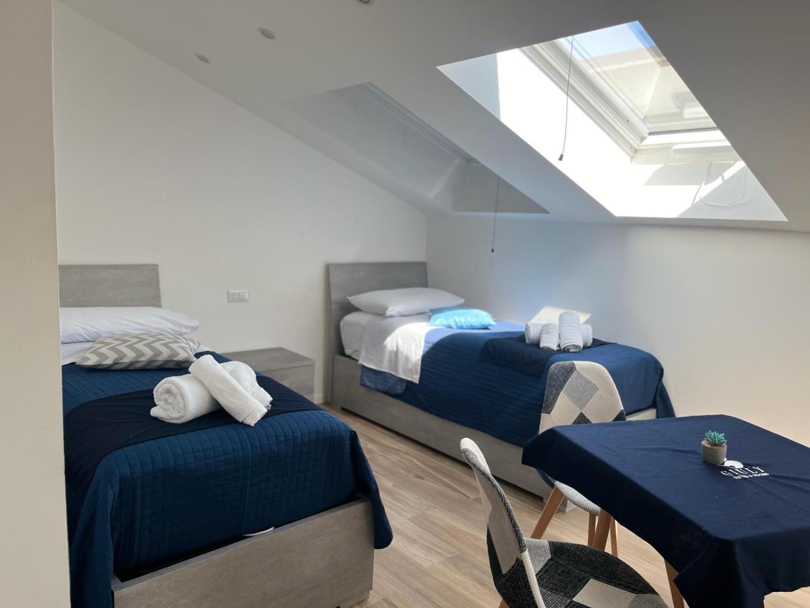 نابولي Giuly Suites & Rooms المظهر الخارجي الصورة